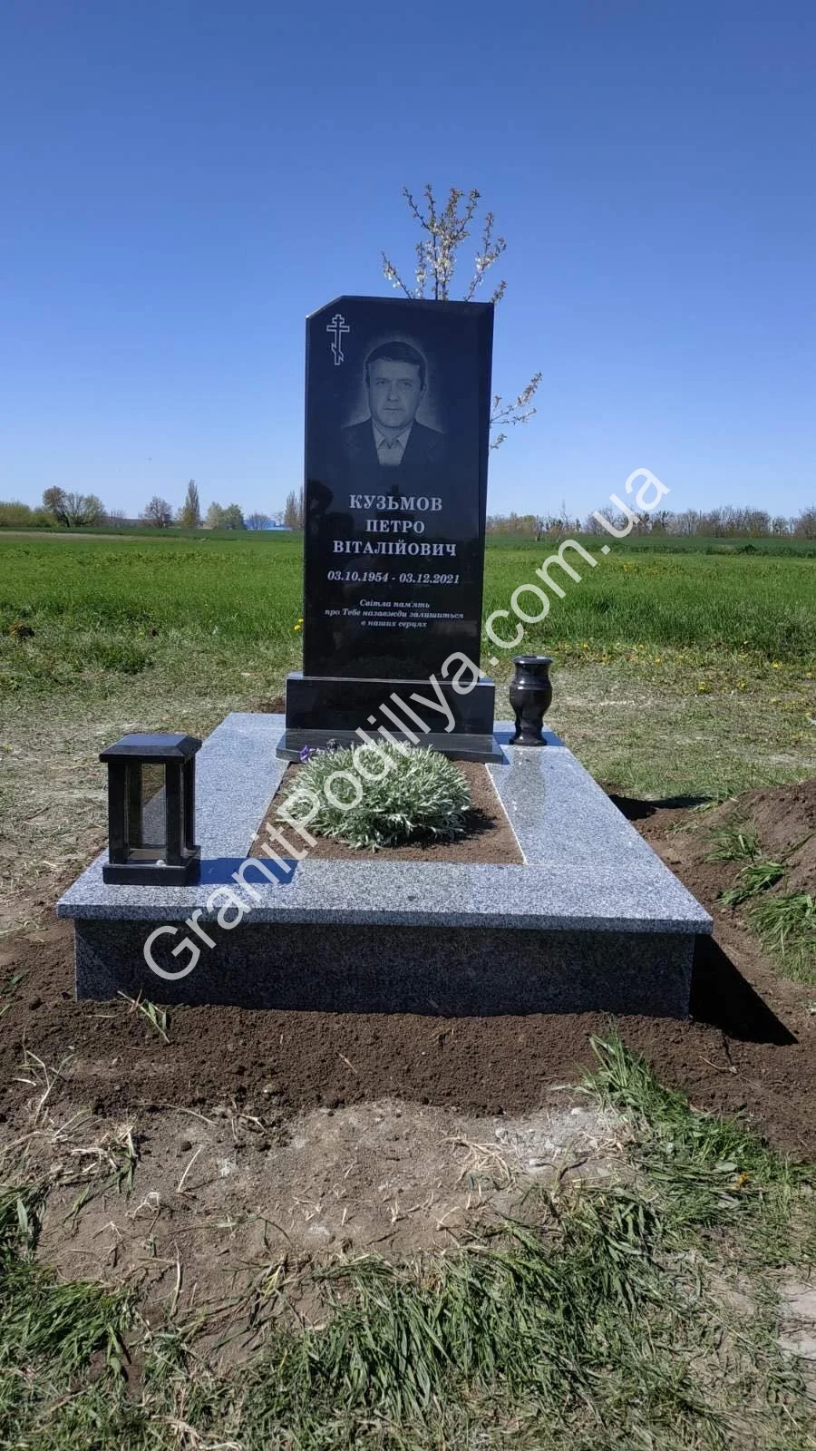 Подвійний пам'ятник з граніту - Кам'янець-Подільський | GranitPodillya